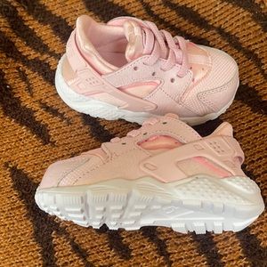 New Nike Huarache Run SE Size 6c